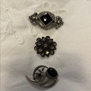 Vintage like Brooches 3